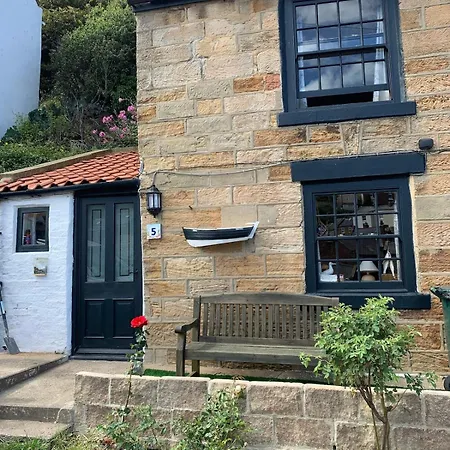 Fisherman's Cottage, 스테이츠